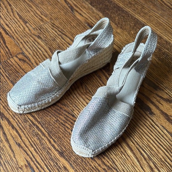 Toni Pons Origens 6.5 Silver and Tan Espadrilles with Jute Sole and Ankle Strap - Picture 1 of 6